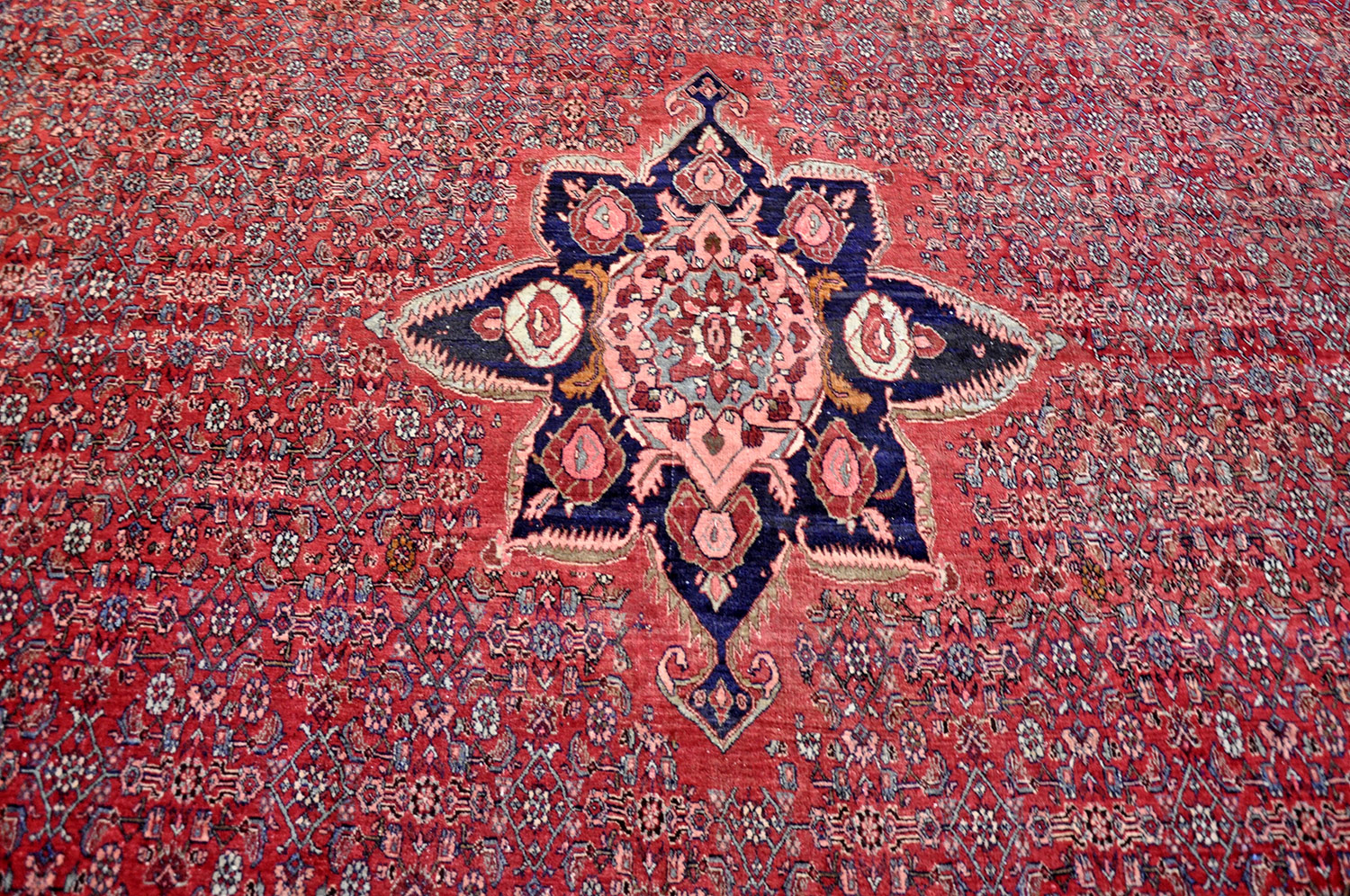 Kurden Bidjar Perserteppich alt | Übermaß