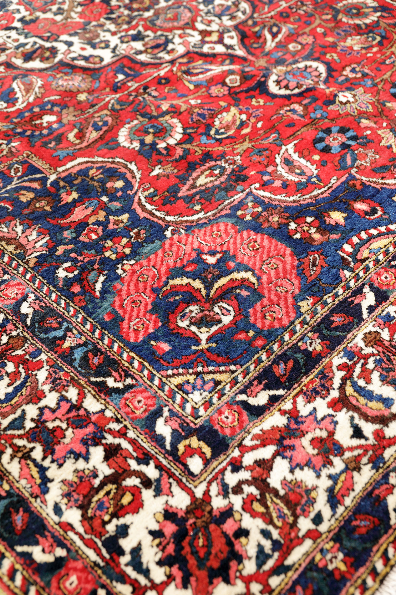 Bachtiar Perserteppich alt | Wolle