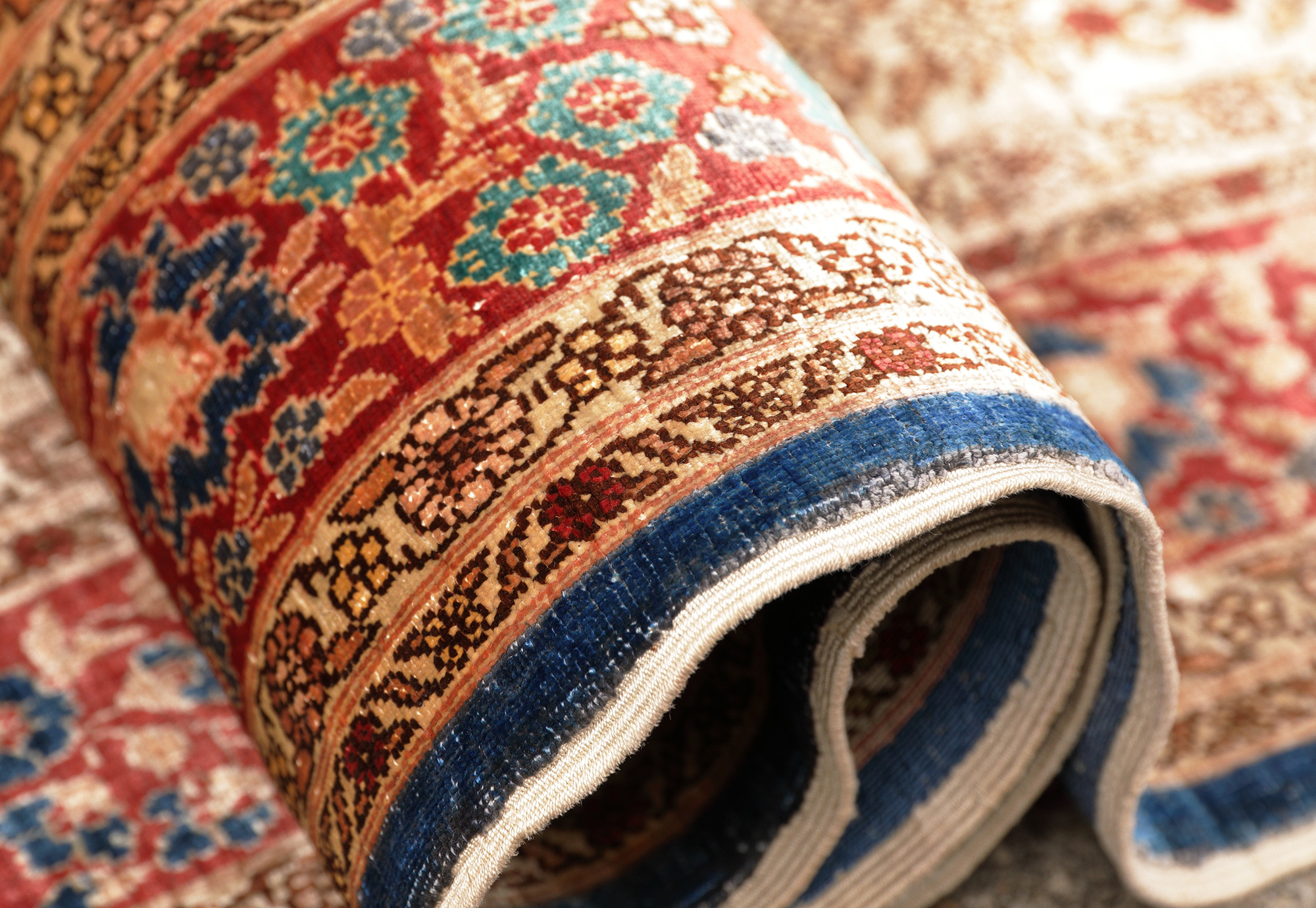 Hereke Seidenteppich Türkei neu | Allovermuster