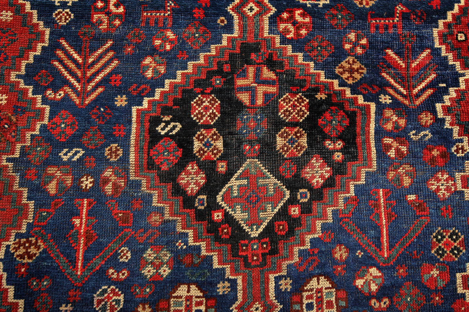 Ghashghai Perserteppich alt | Rautenmotiv