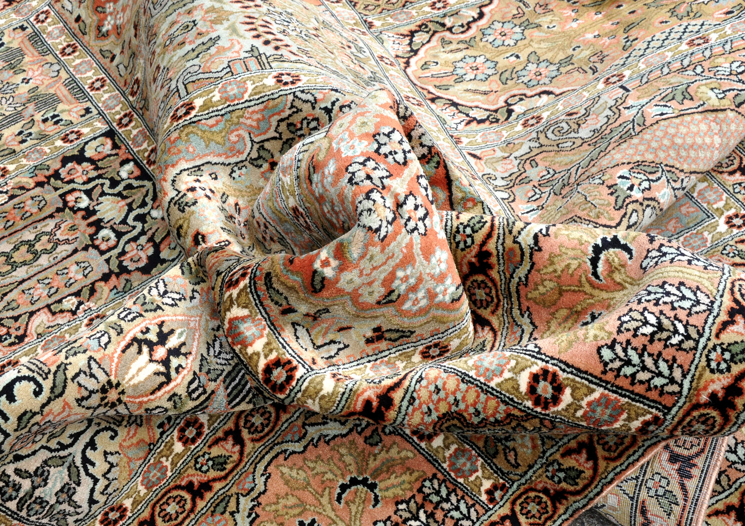 Felder Ghom Orientteppich Indien rosa | Rayon