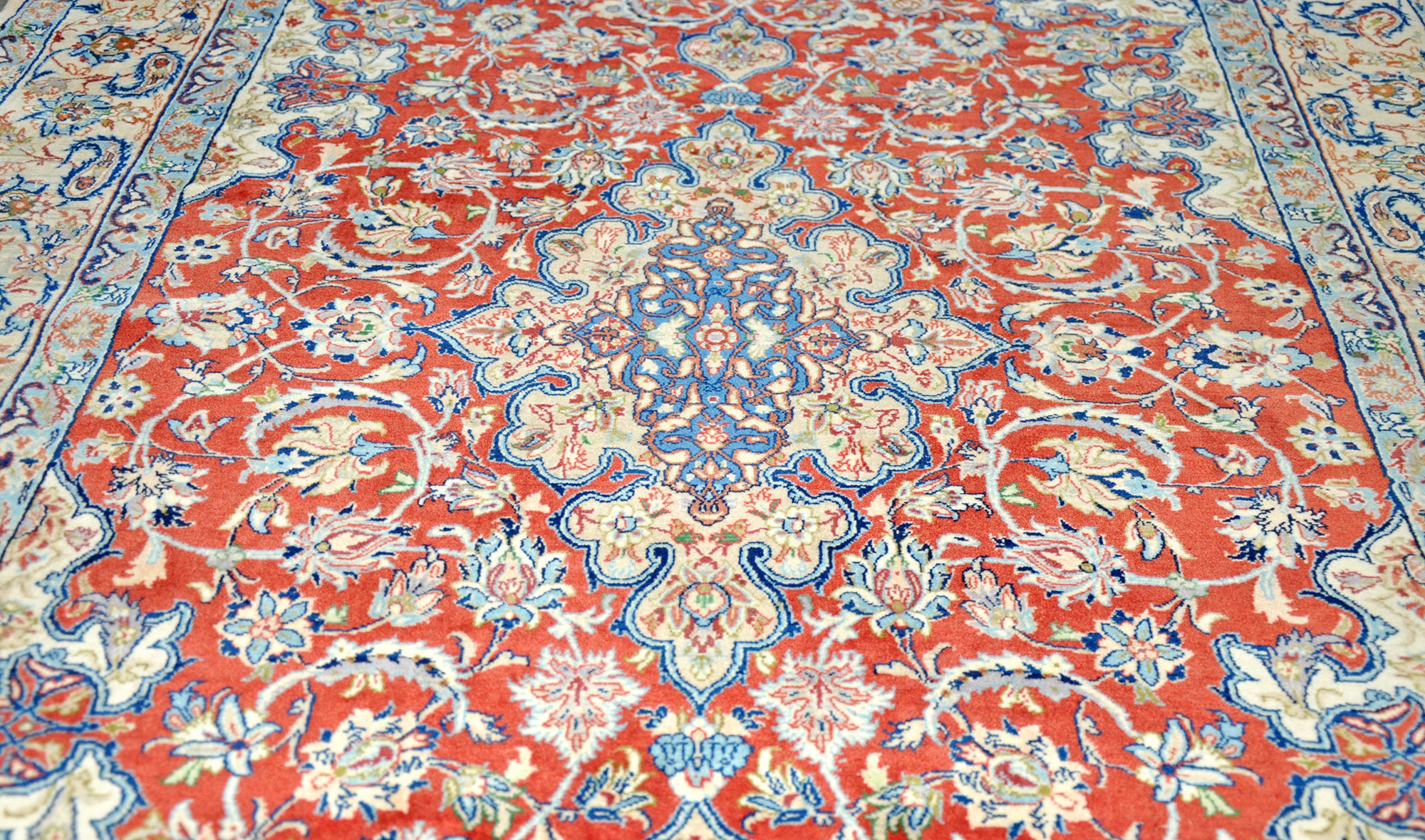 Isfahan Perserteppich Brücke neu | Medaillon