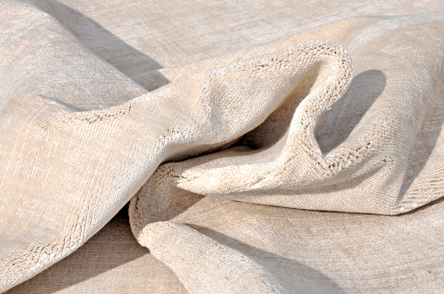 Interliving Teppich A-8030 snow-white | Viskose