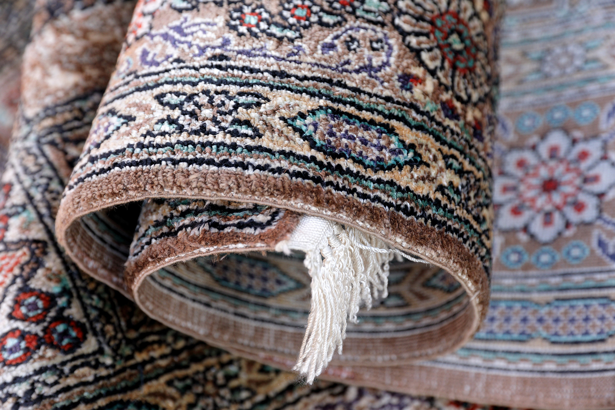 Ghom Perserteppich neu Seide | Felder