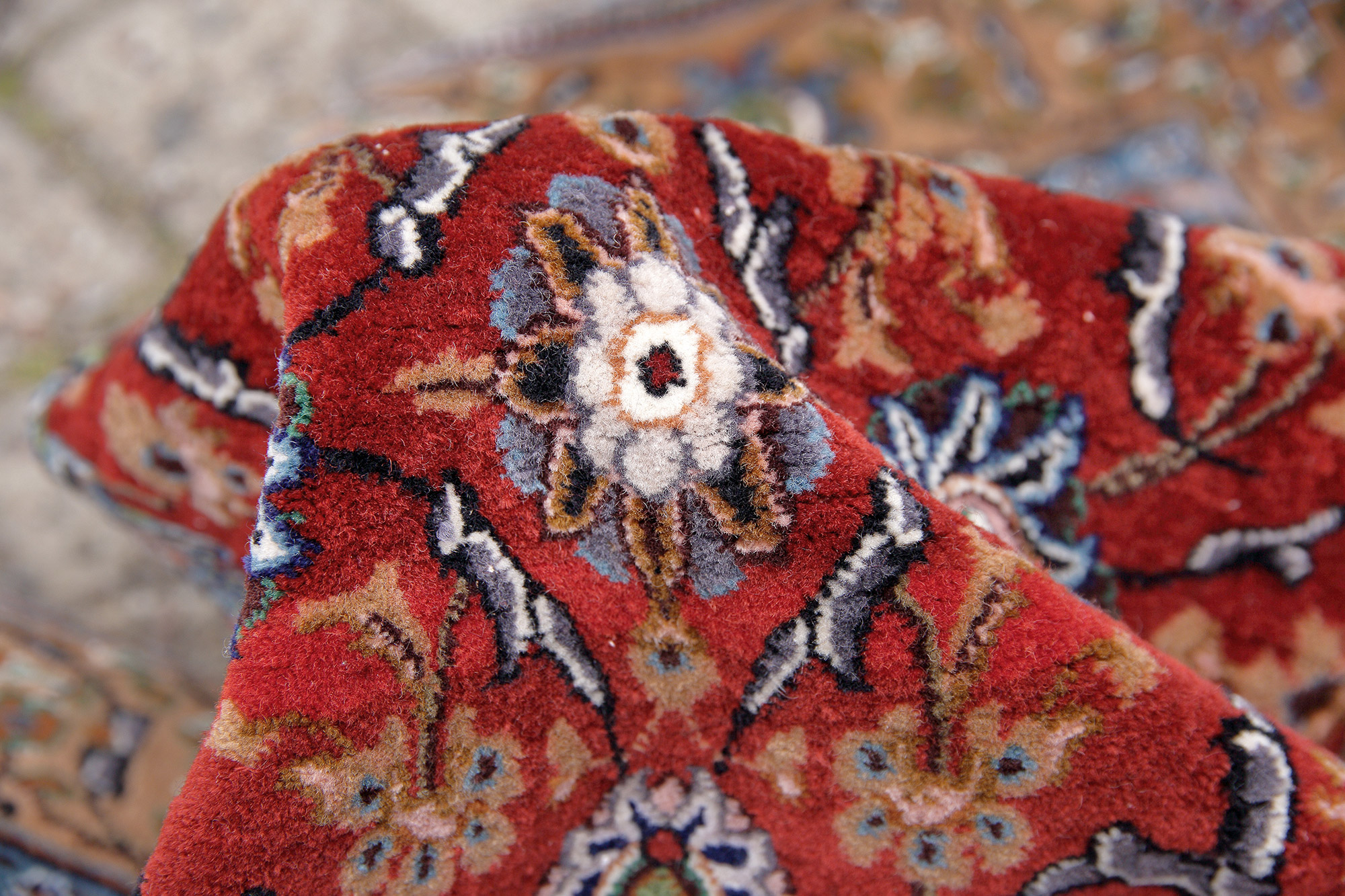 Isfahan Seidenteppich China neu | Floral