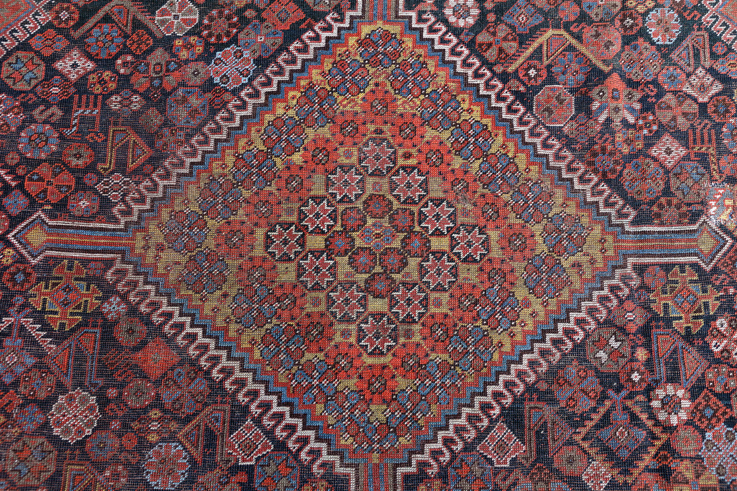 Ghaschghai Perserteppich antik | Rautenmotiv