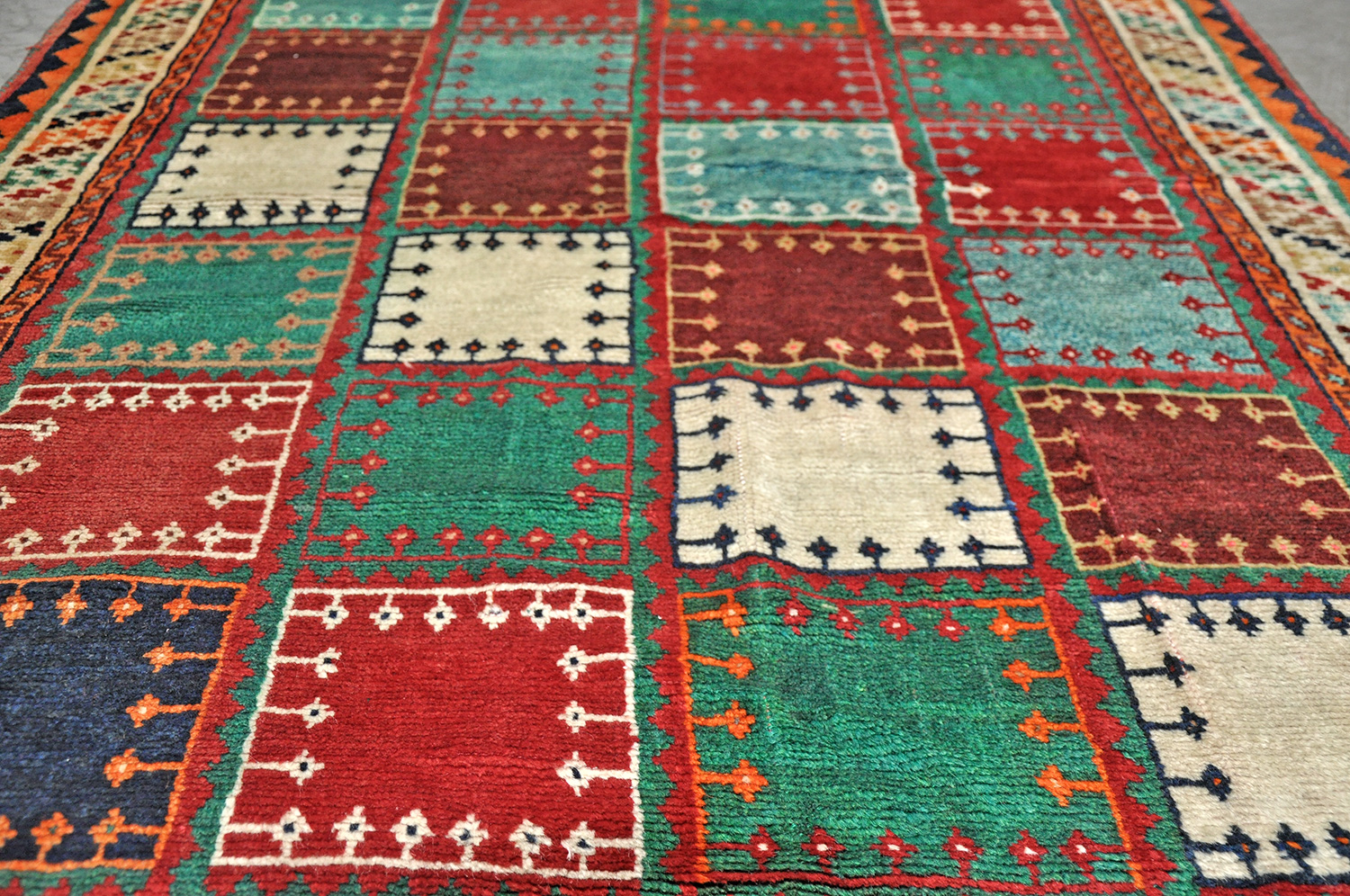 Gabbeh Perserteppich Ghashghai alt | Felder