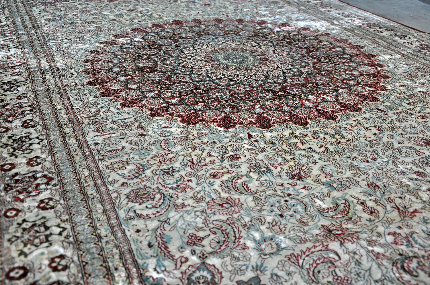 Hereke Seidenteppich neu Türkei | Medaillon