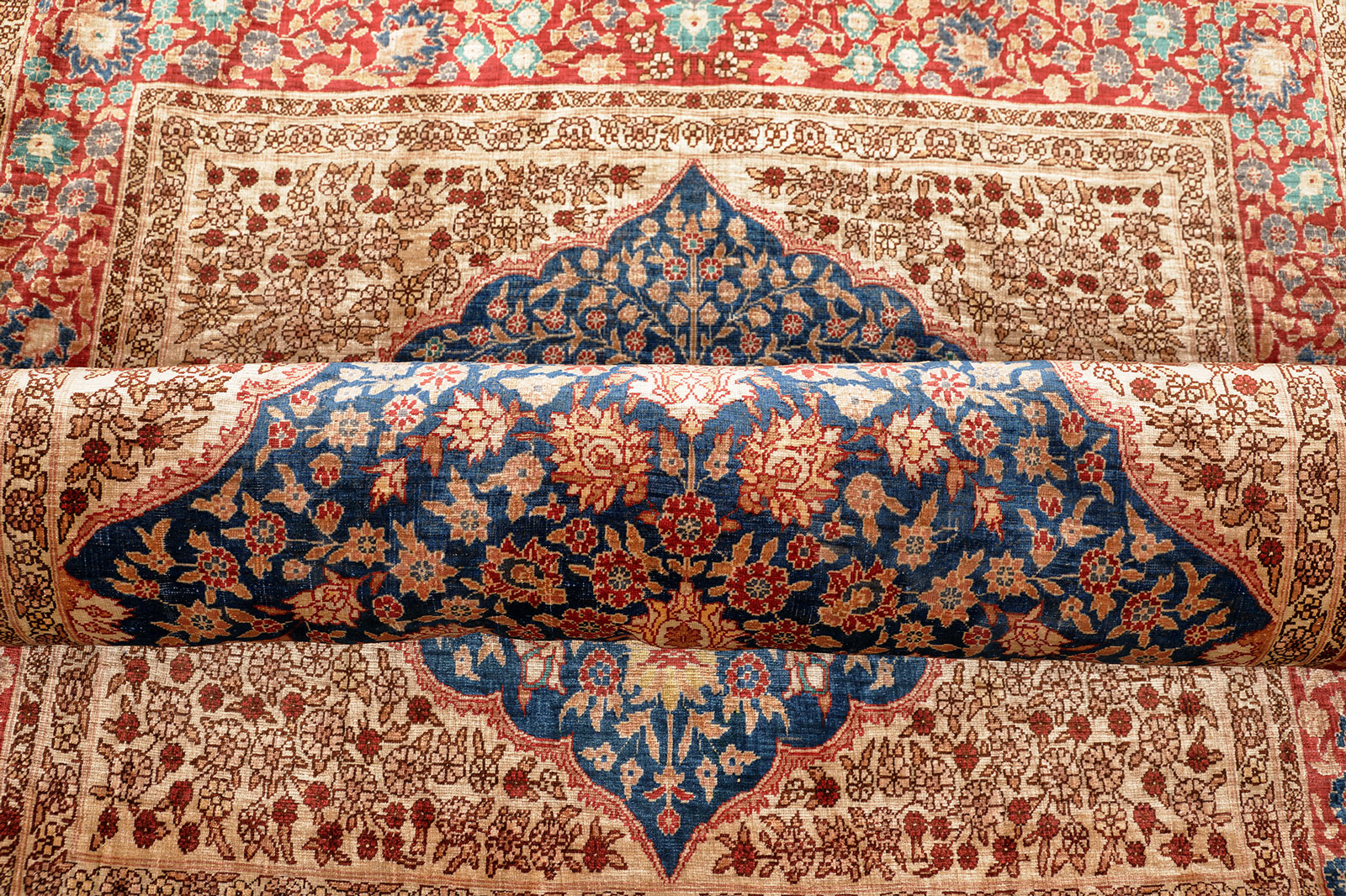 Hereke Seidenteppich Türkei neu | Allovermuster