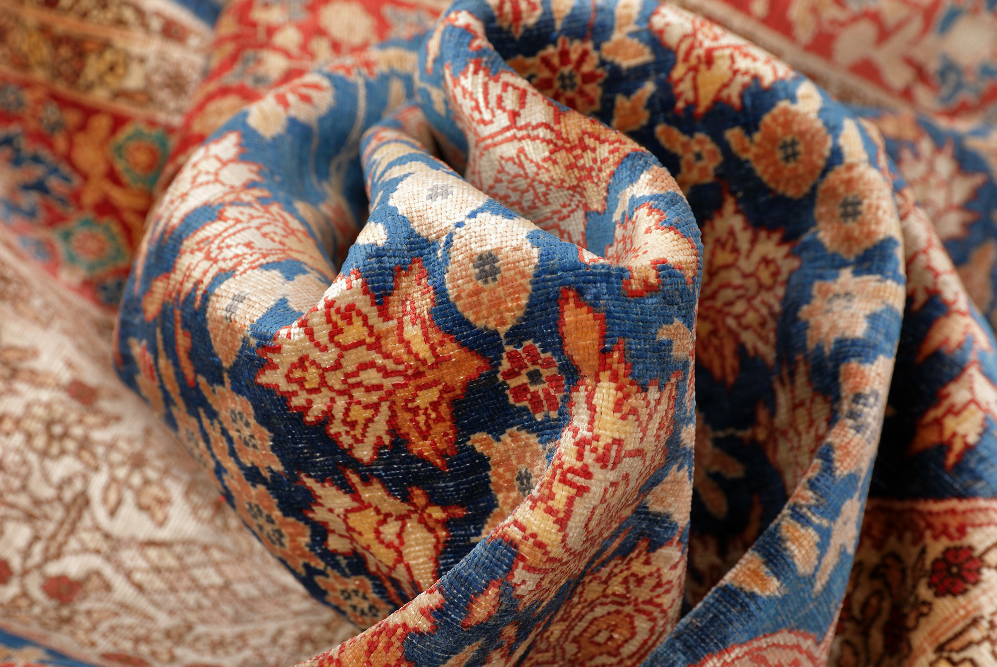 Hereke Seidenteppich Türkei neu | Allovermuster