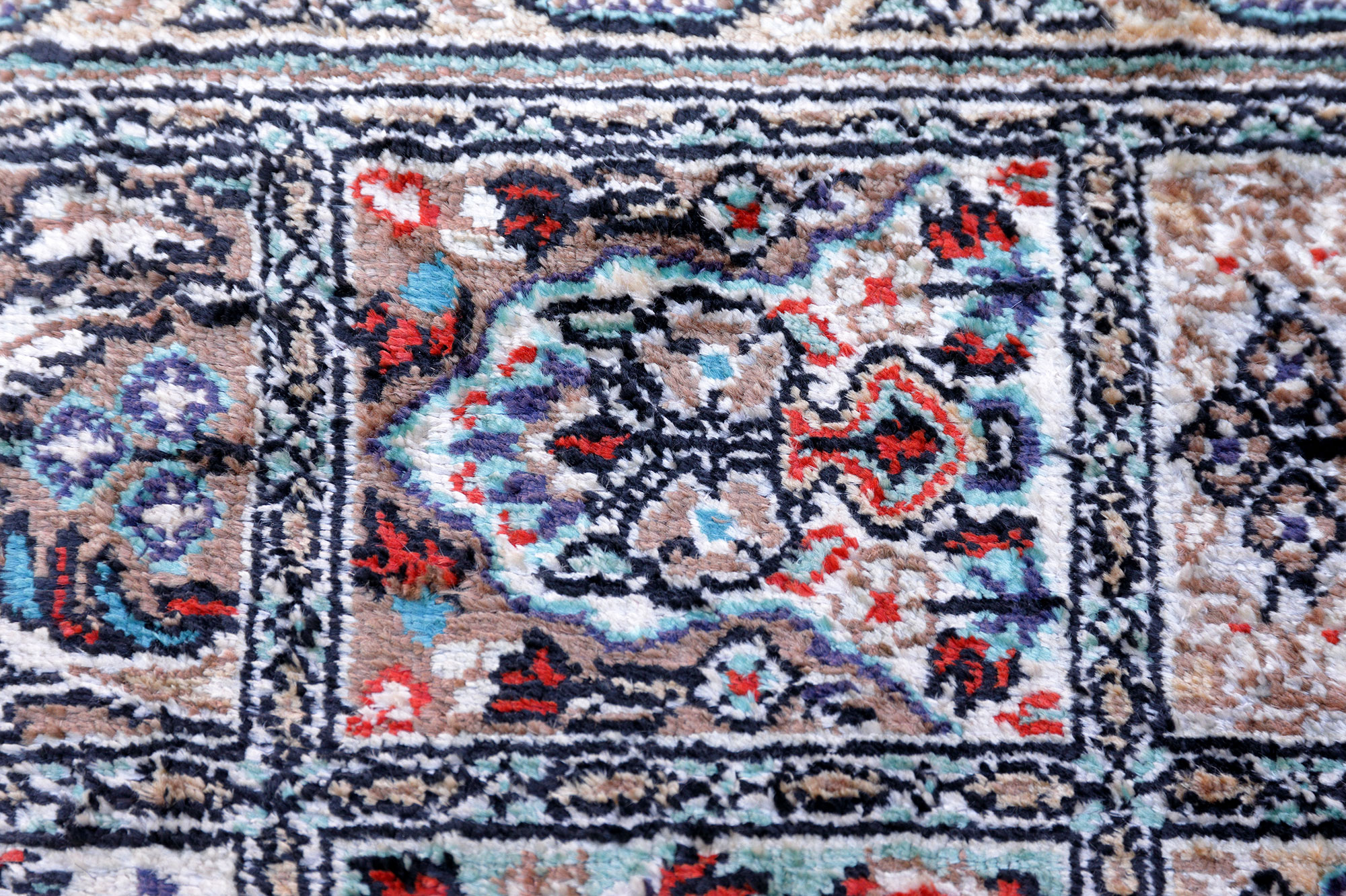 Ghom Perserteppich neu Seide | Felder