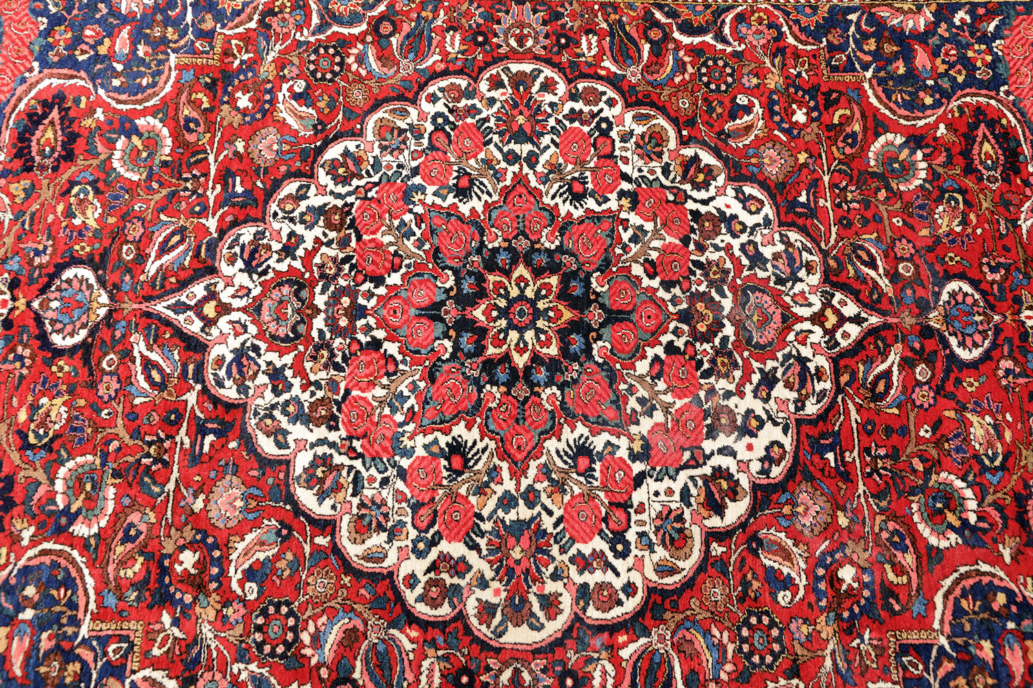 Bachtiar Perserteppich alt | Wolle