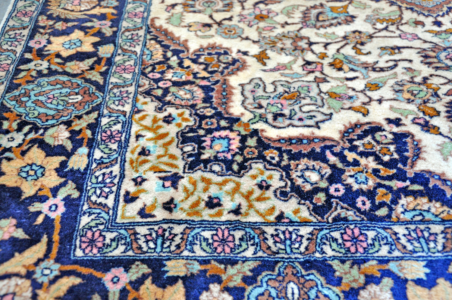 Isfahan Orientteppich Pakistan | Medaillon