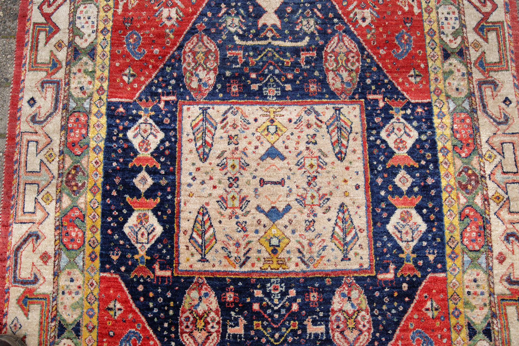 Miri Ghaschghai Perserteppich neu | Pflanzenfarben