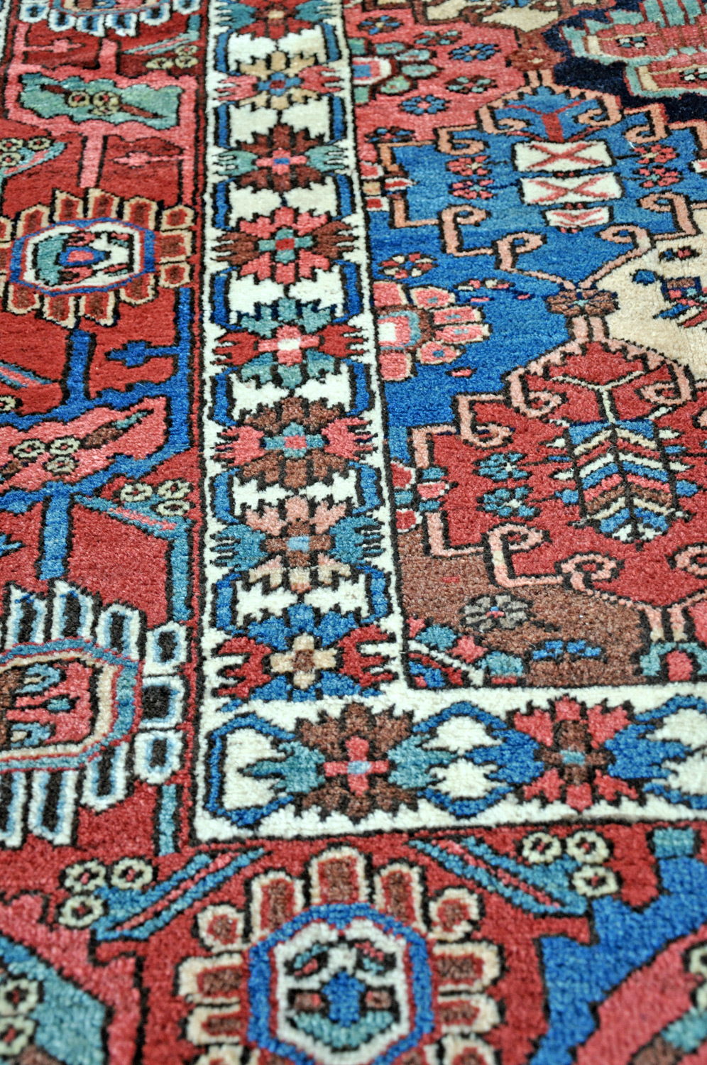 Bachtiar Perserteppich alt | Feldmuster