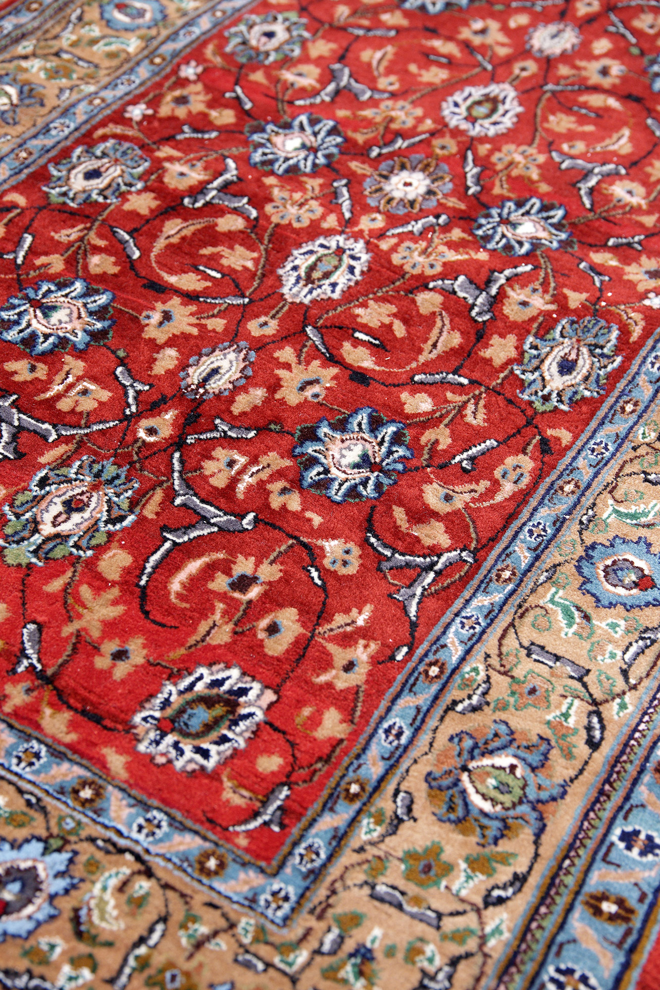 Isfahan Seidenteppich China neu | Floral