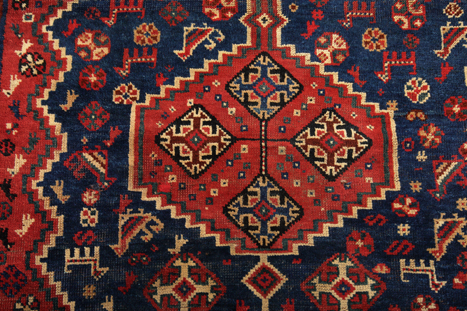 Ghashghai Perserteppich alt | Rautenmotiv