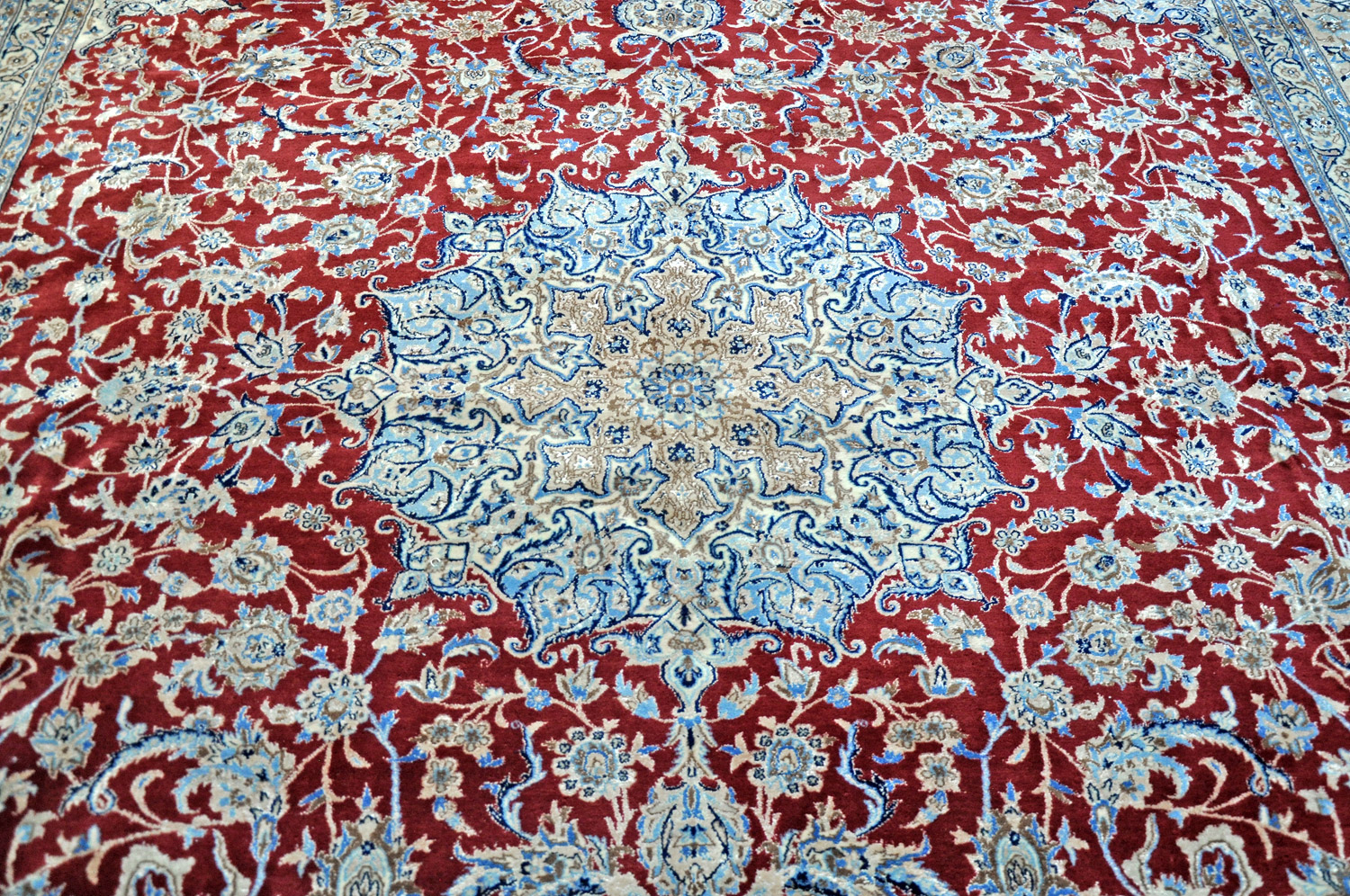 Nain Perserteppich 9 La älter rot | Medaillon