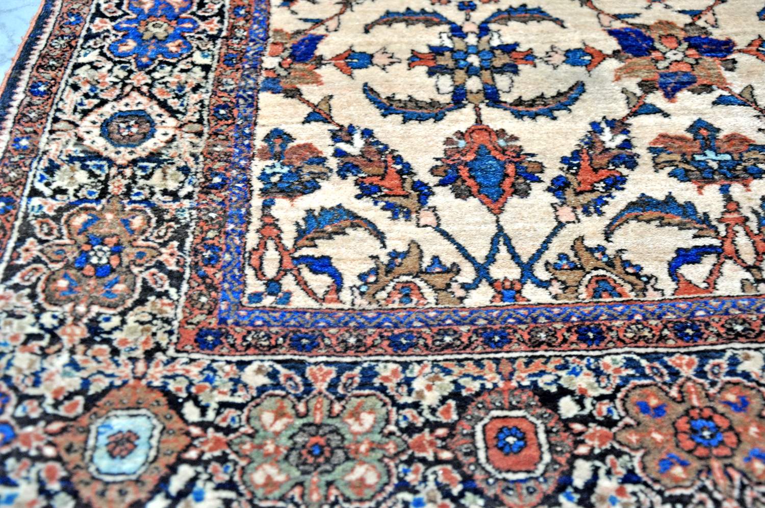 Farahan Perserteppich antik | Blütenmuster