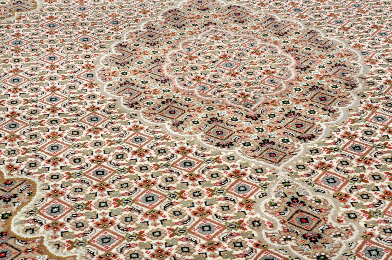 Täbriz Orientteppich Indien neu | Neuseelandwolle