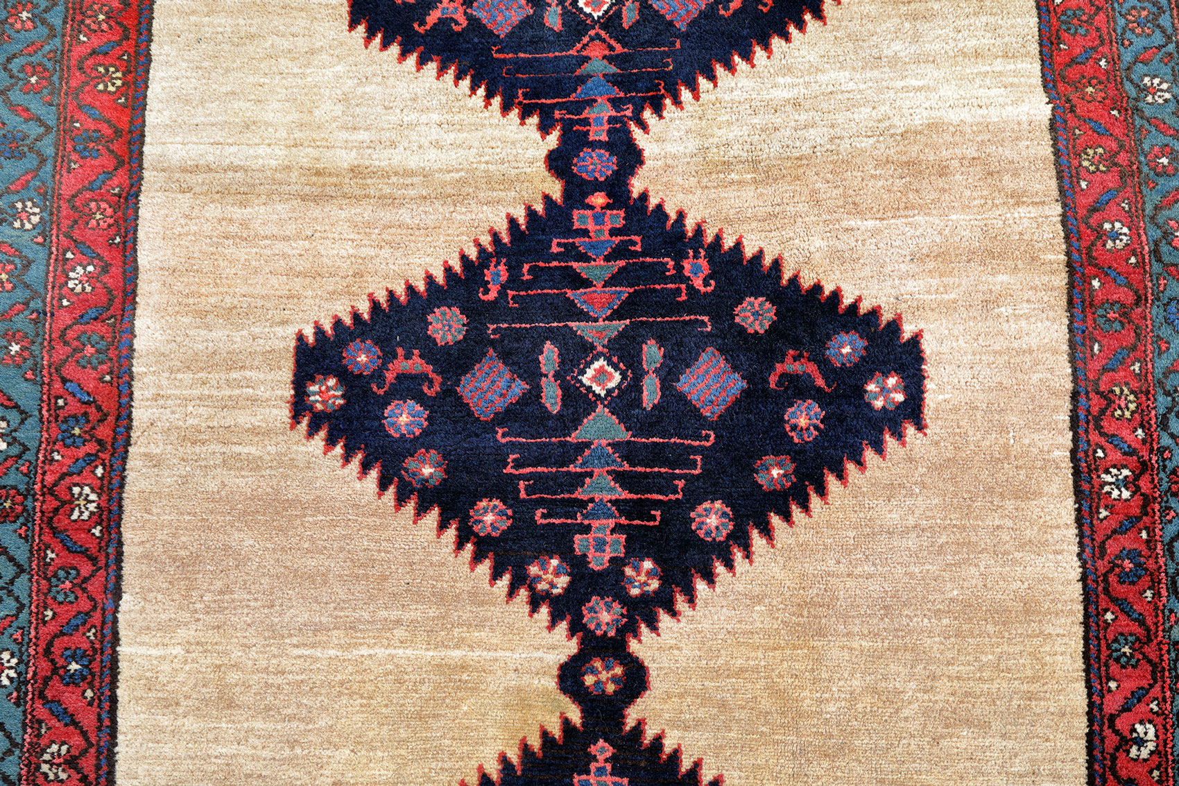 Malayer Perserteppich alt | Hochzeitsteppich