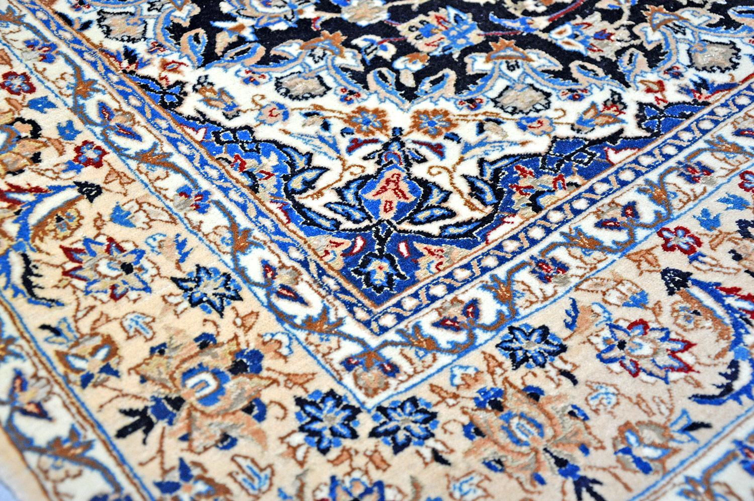 Nain Perserteppich 9 La neu | Medaillon