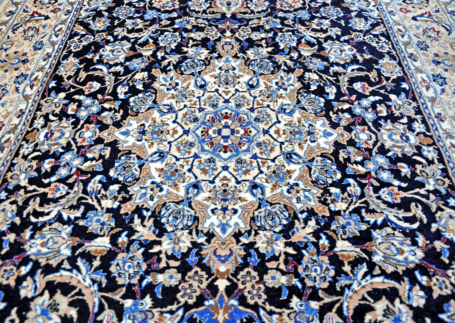 Nain Perserteppich 9 La neu | Medaillon