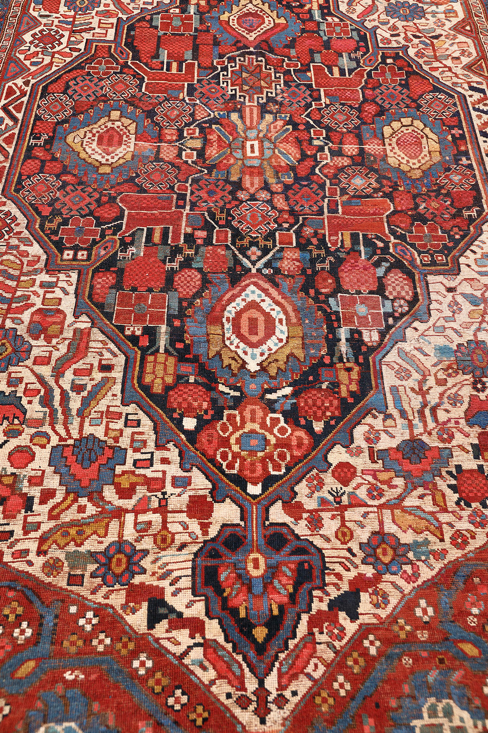 Ghaschghai Perserteppich antik | Medaillon