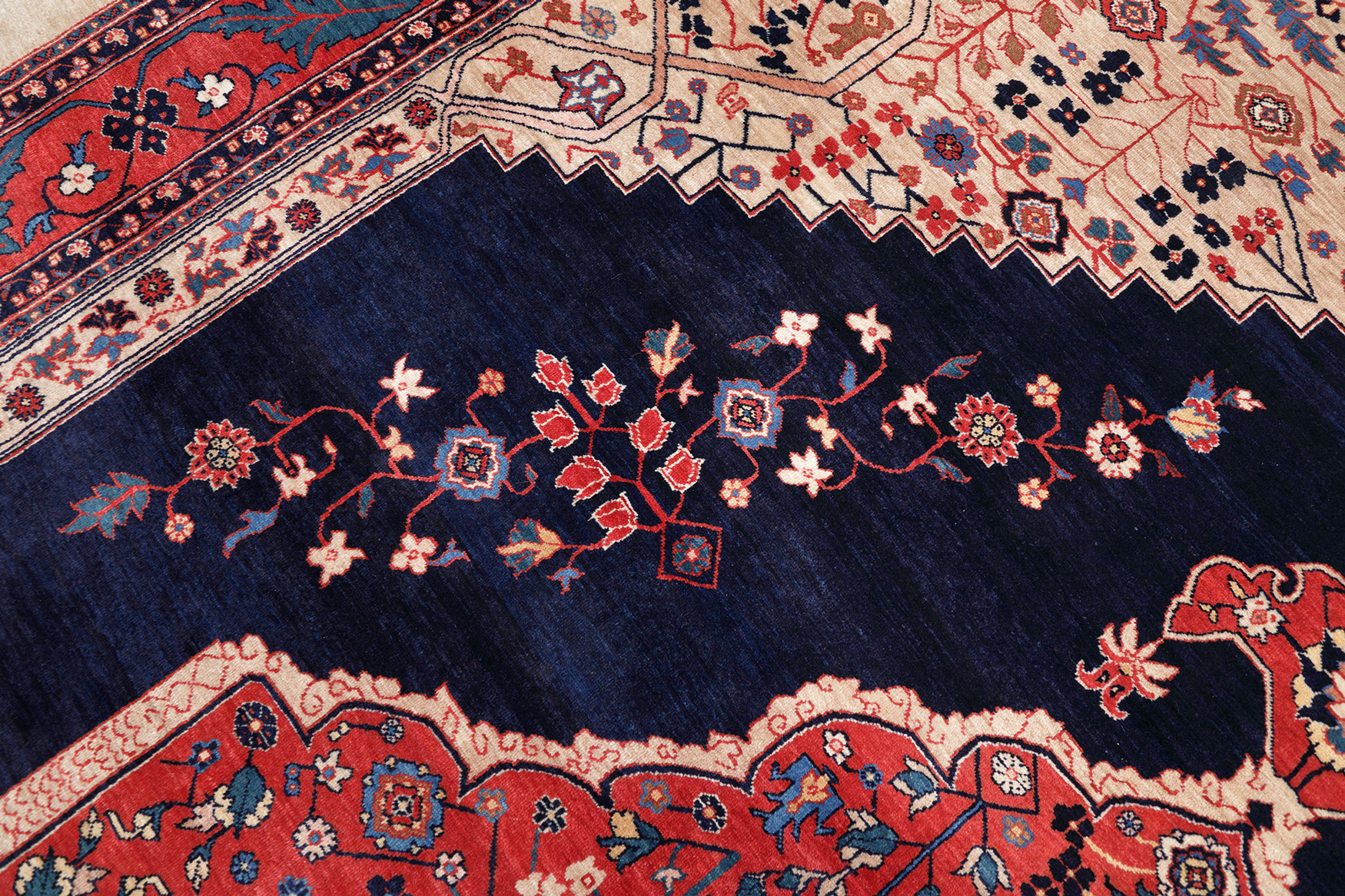 Miri Bidjar Perserteppich neu | Medaillon