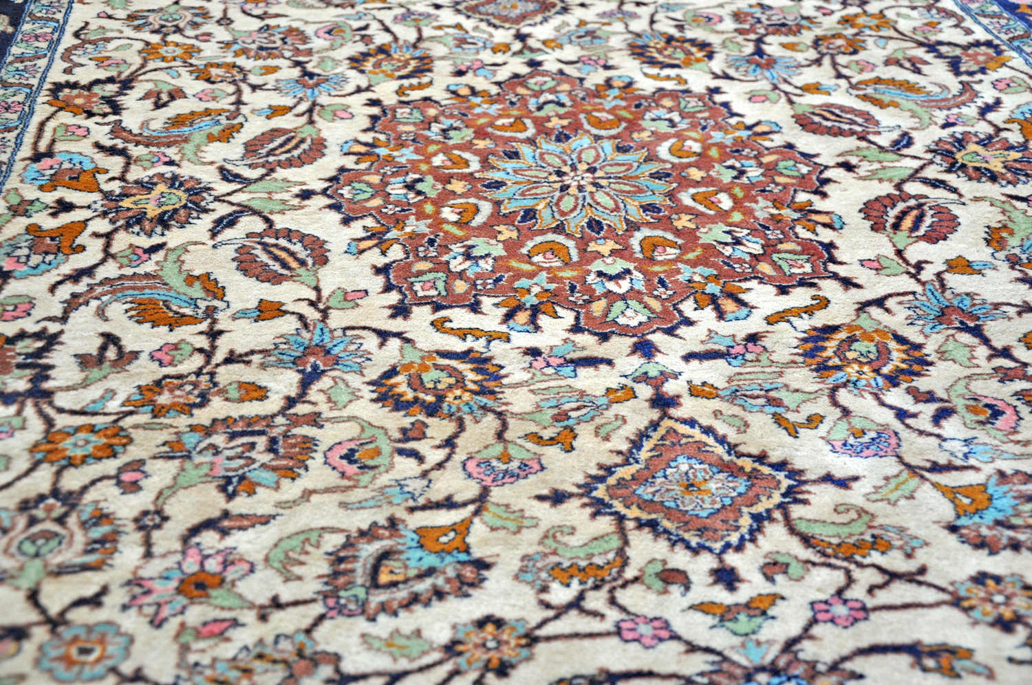 Isfahan Orientteppich Pakistan | Medaillon