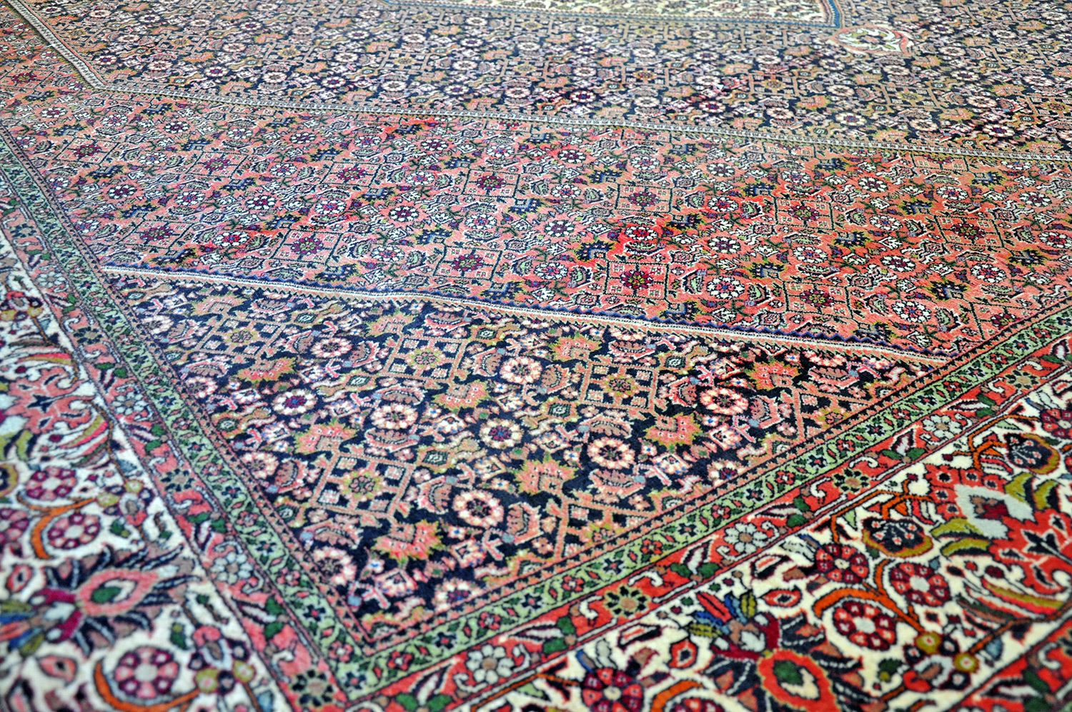 Bidjar Perserteppich neu | Rautenmedaillon