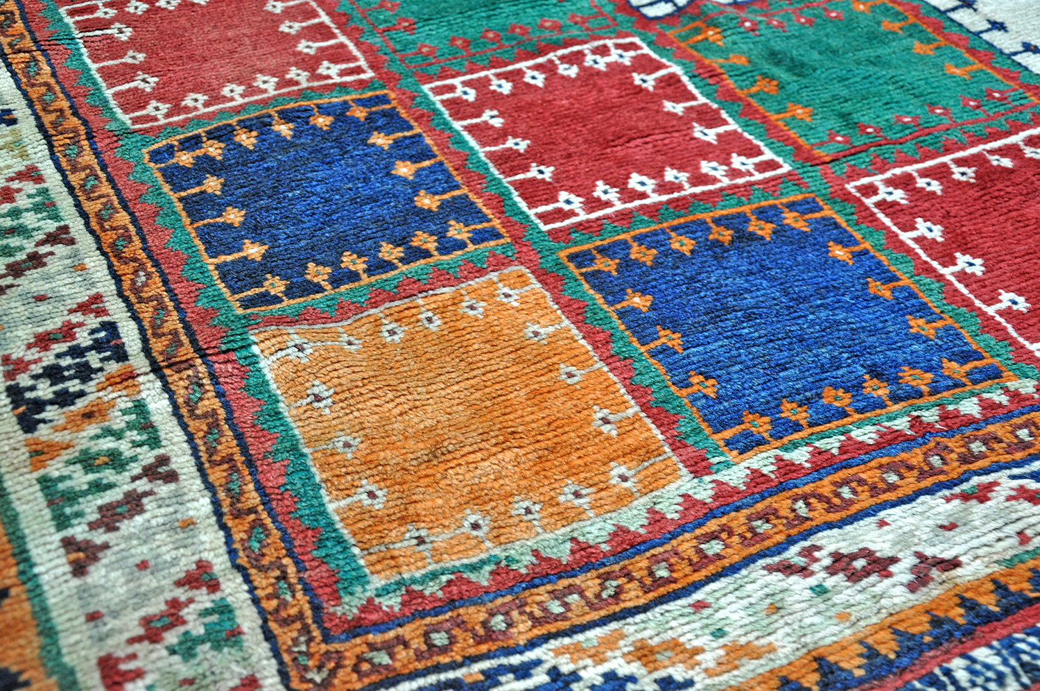 Gabbeh Perserteppich Ghashghai alt | Felder