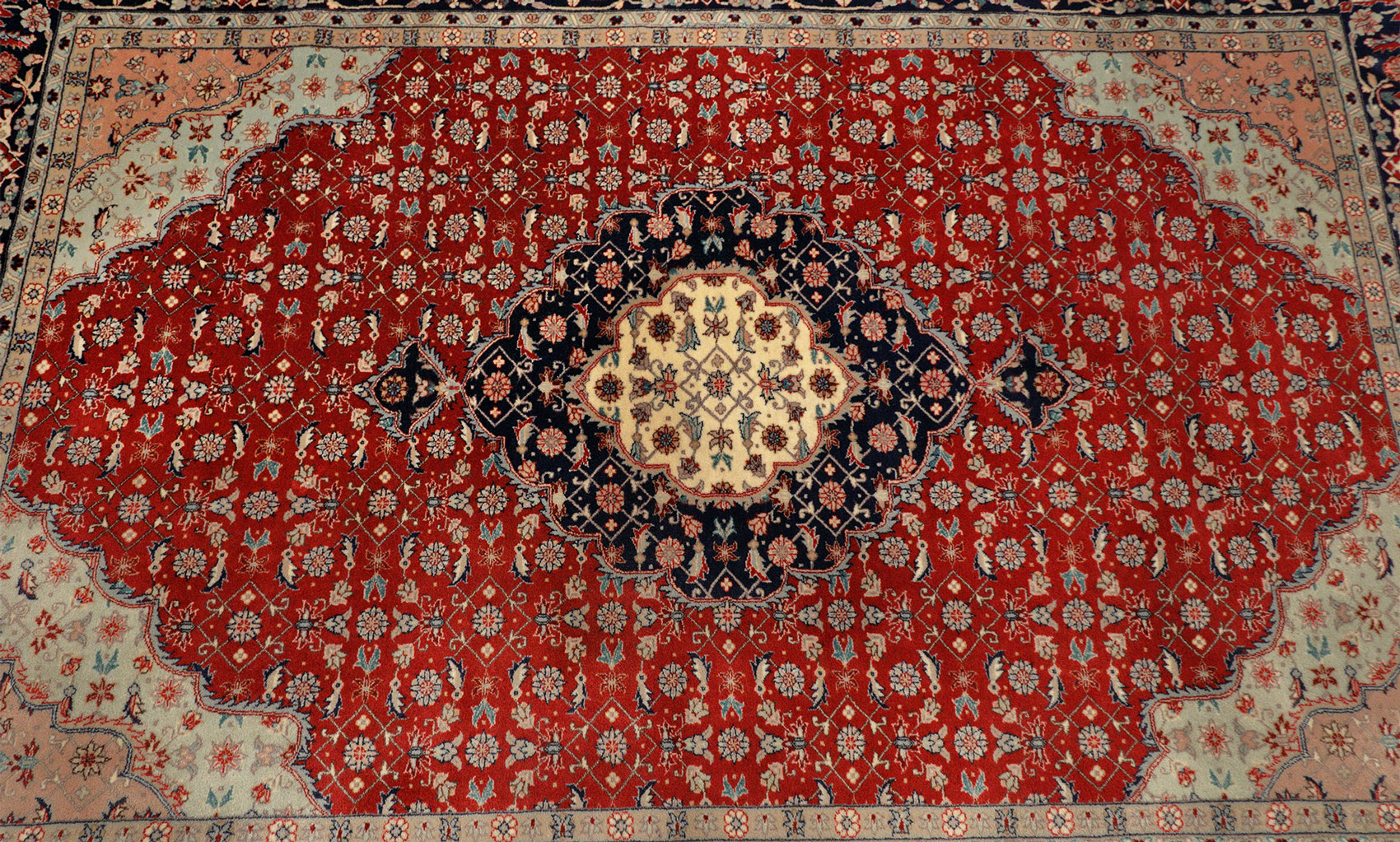 Isfahan Orientteppich China neu | Medaillon