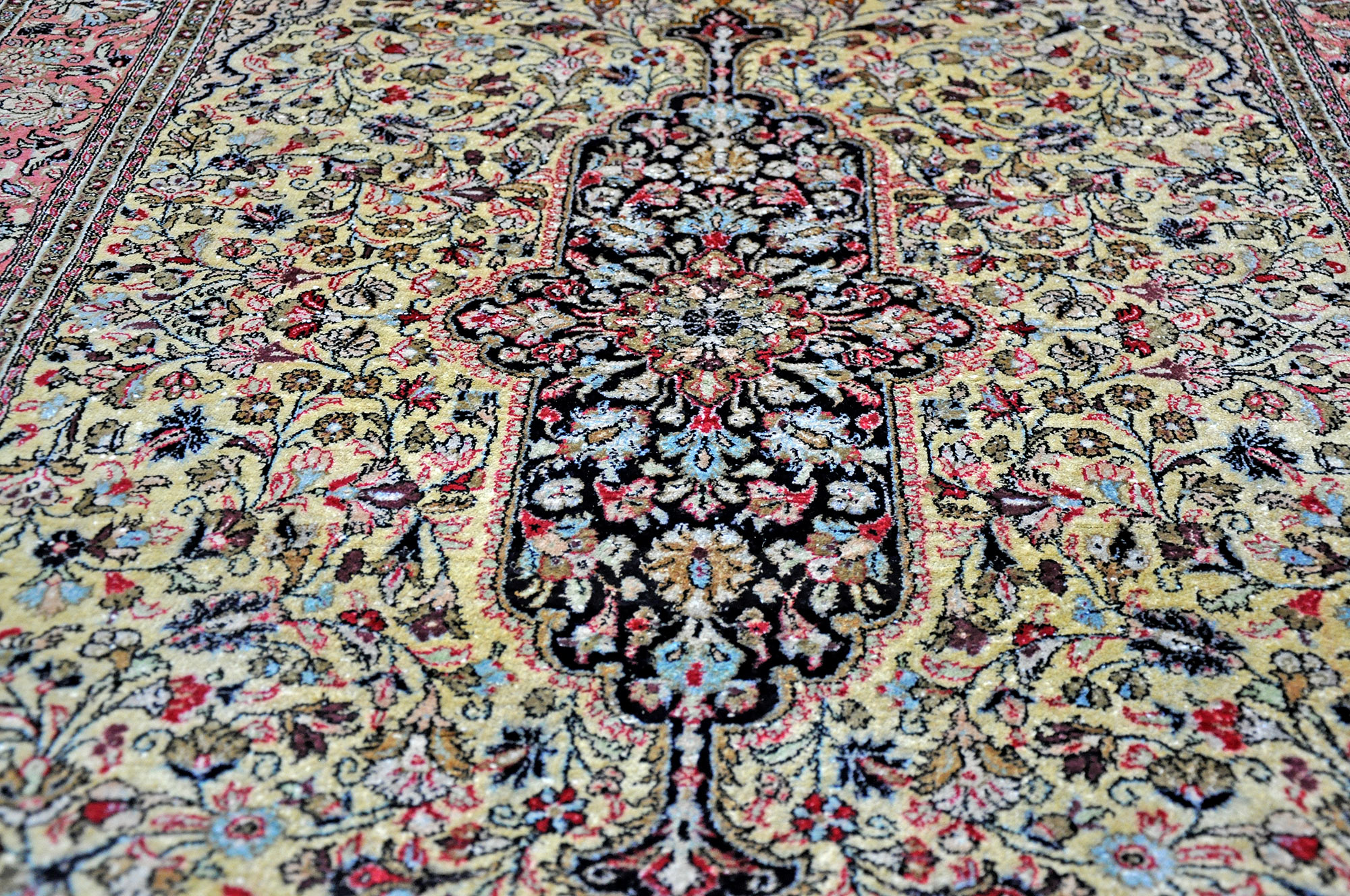 Ghom Perserteppich neu | Seide