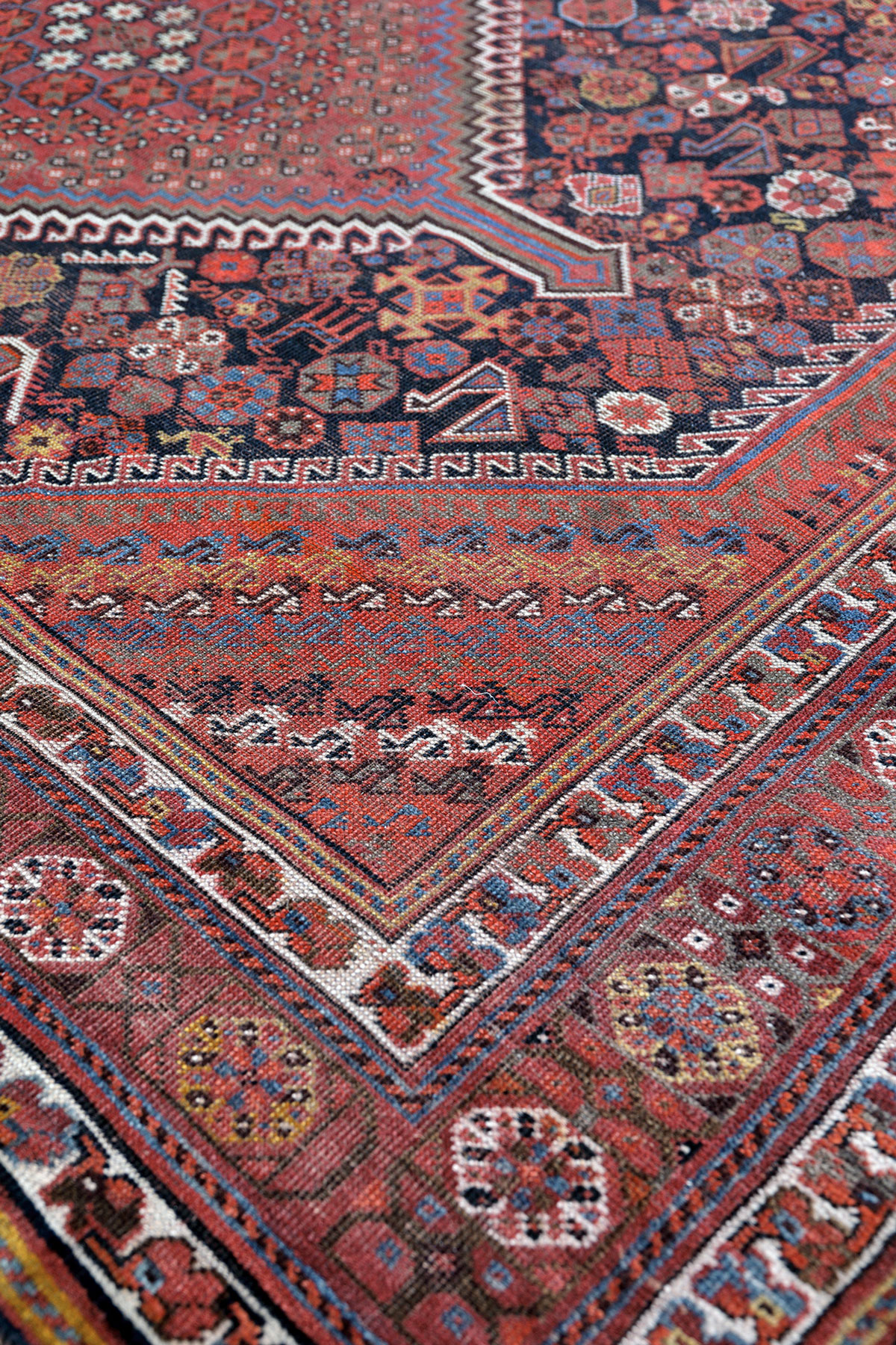 Ghaschghai Perserteppich antik | Rautenmotiv