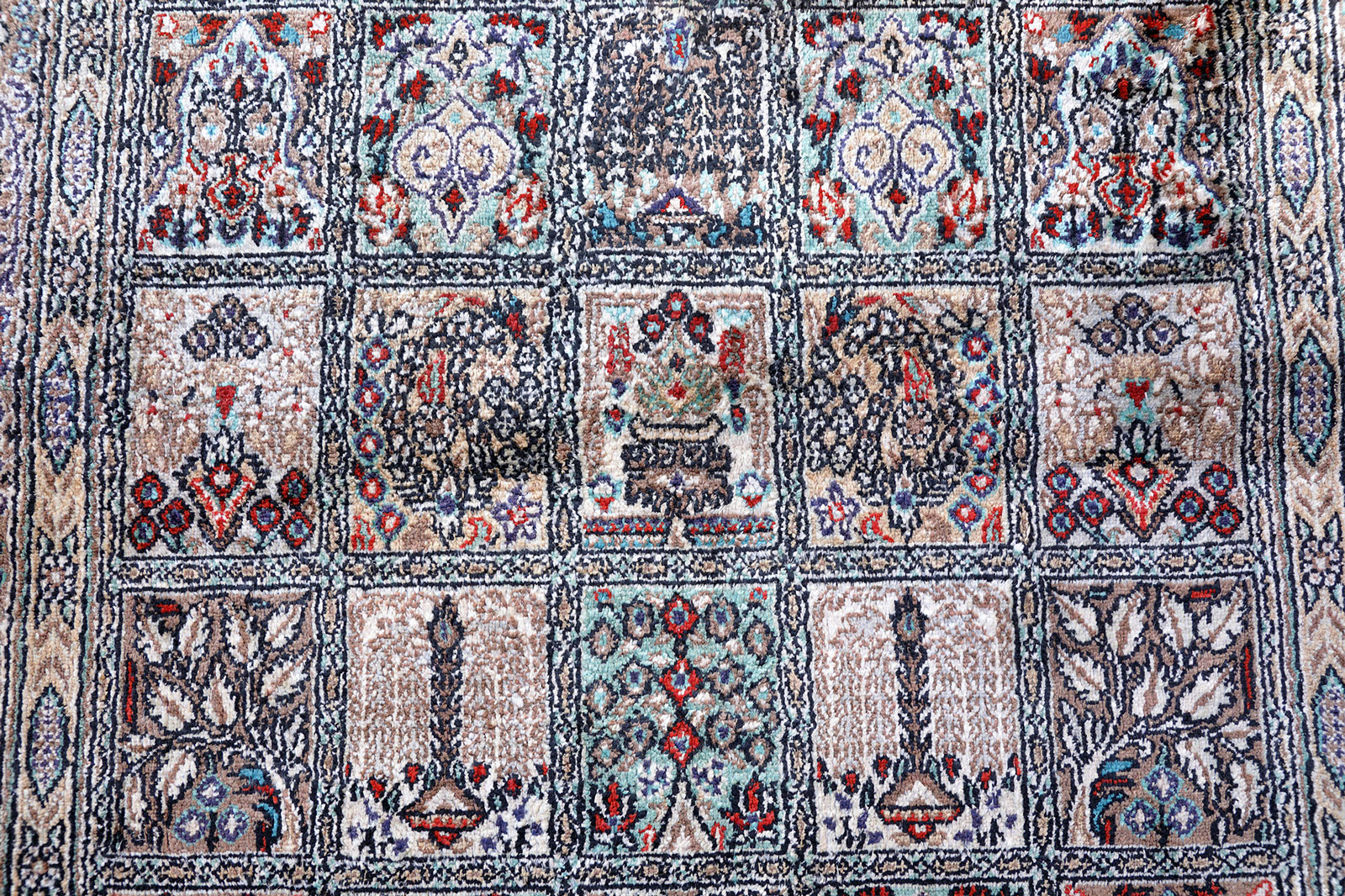 Ghom Perserteppich neu Seide | Felder