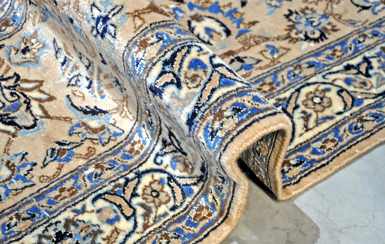 Nain Perserteppich 9 La älter rot | Medaillon