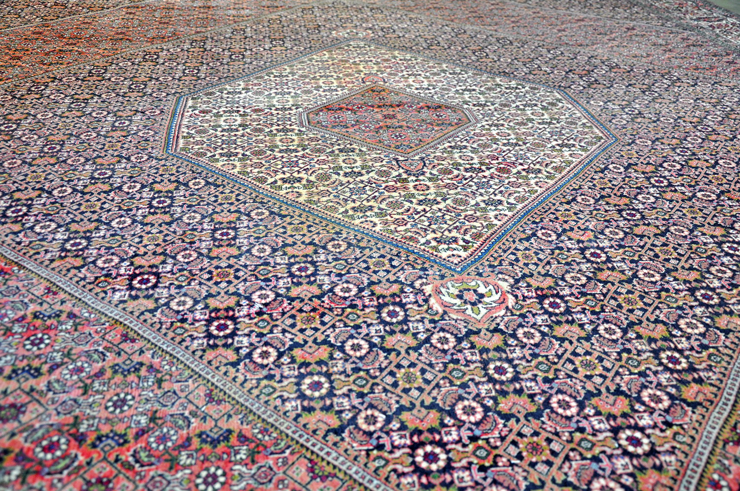 Bidjar Perserteppich neu | Rautenmedaillon