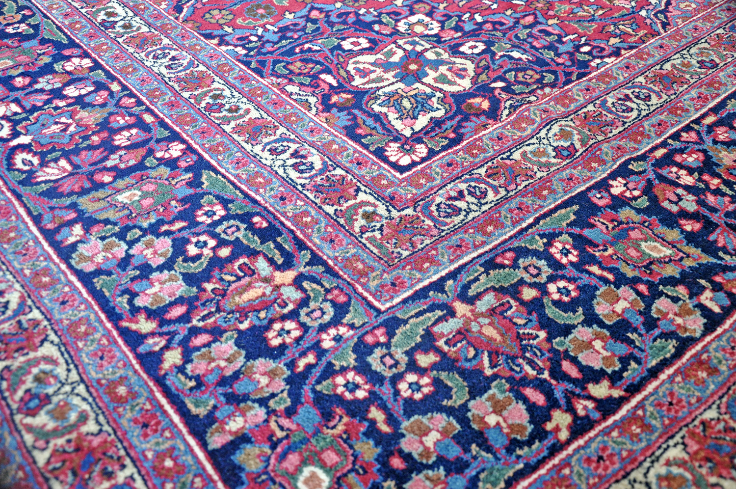 Mesched Perserteppich alt Übermaß | Medaillon