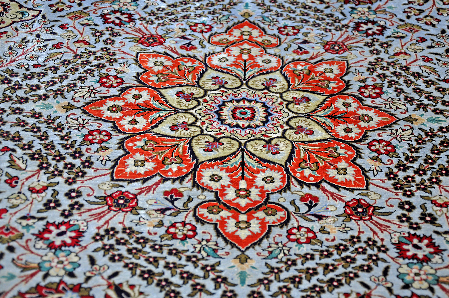 Seiden Ghom Perserteppich neu | Floral