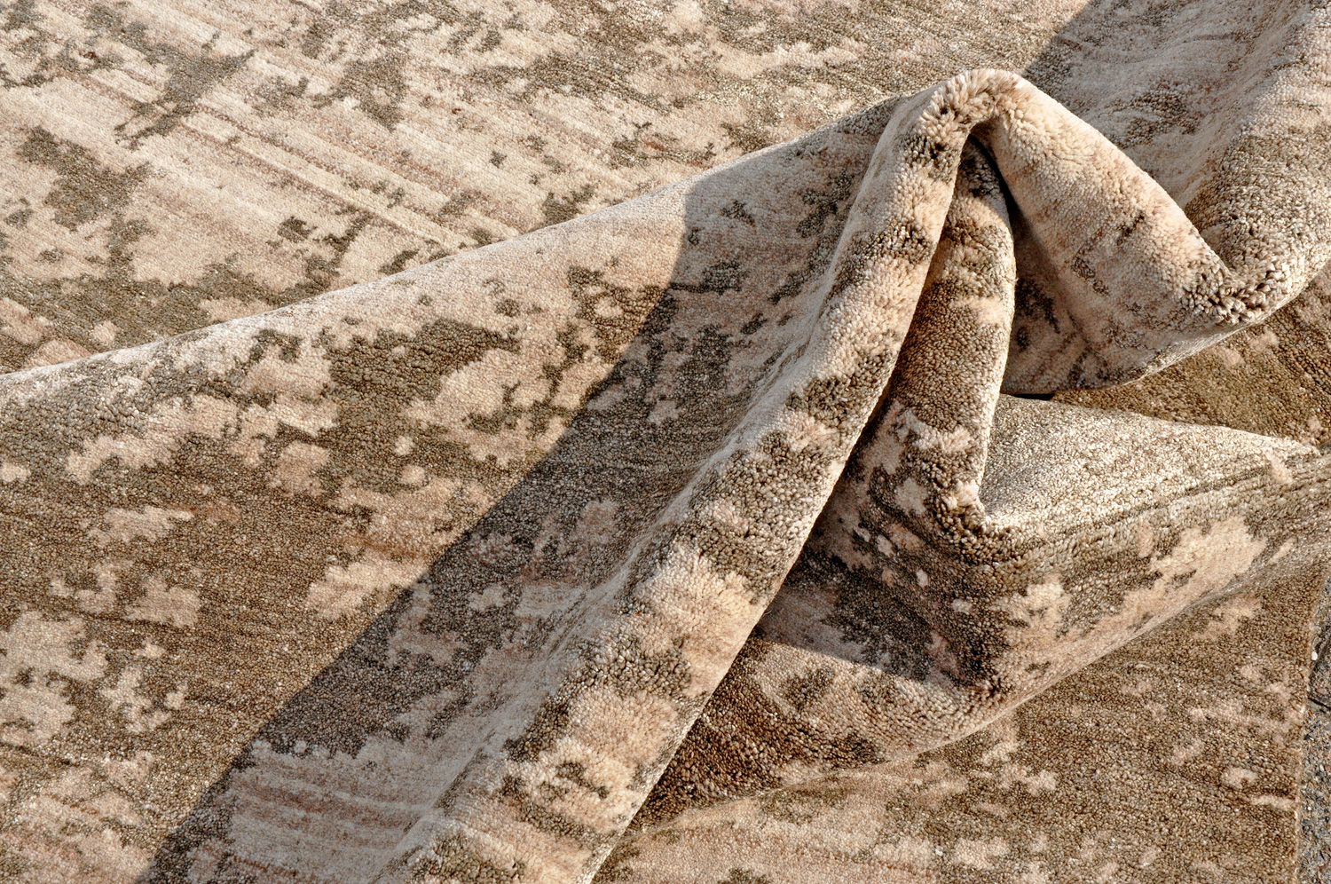 Interliving  Knüpfteppich O-8300 braun | Schurwolle