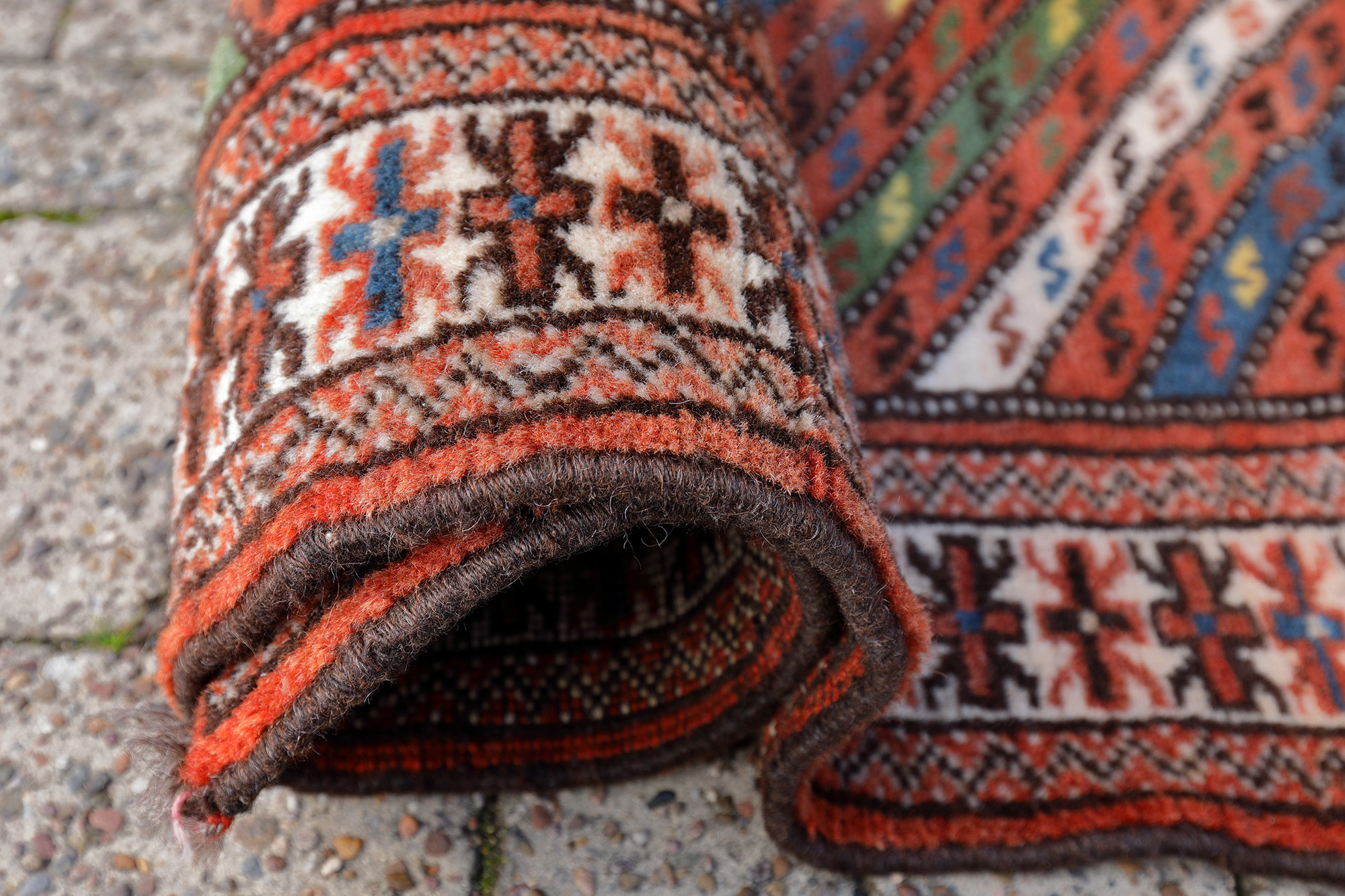 Gabbeh Perserteppich Ghashghai alt | Rautenmotiv