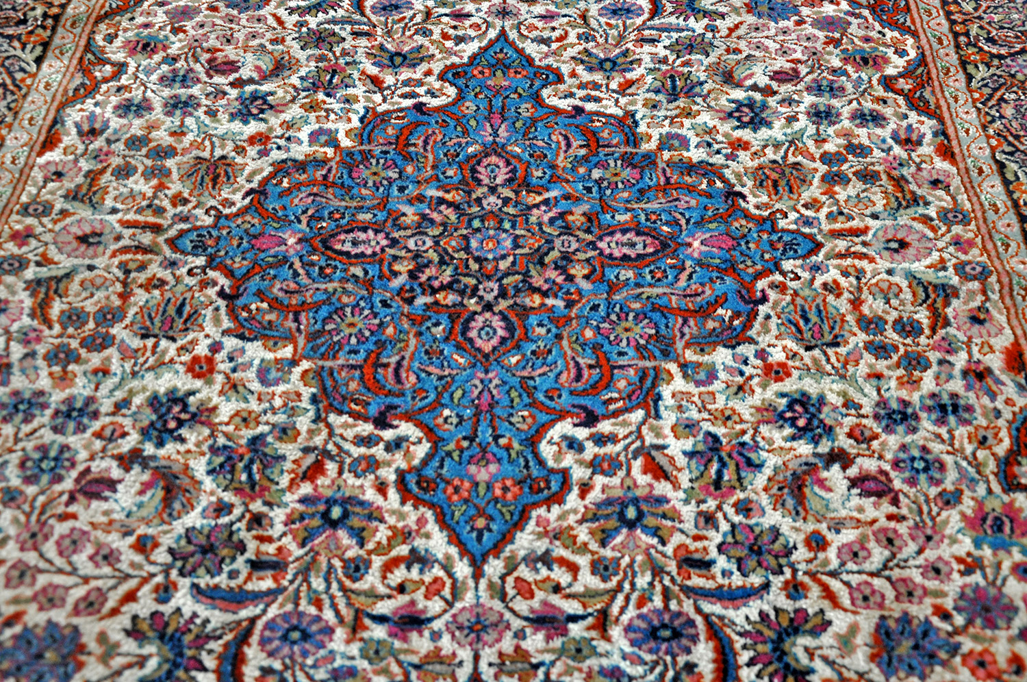 Seiden-Keshan Teppich Pakistan | Floral